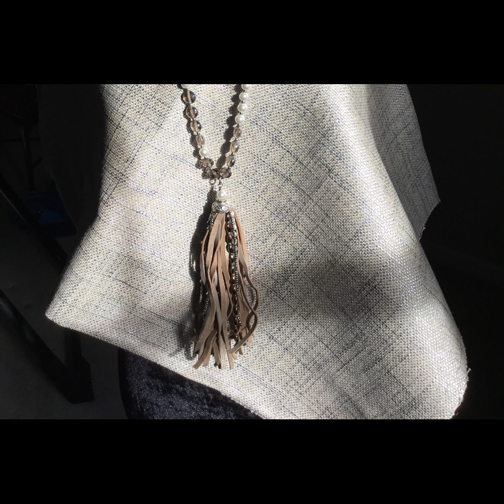 Chico’s Leather and Pearl Necklace